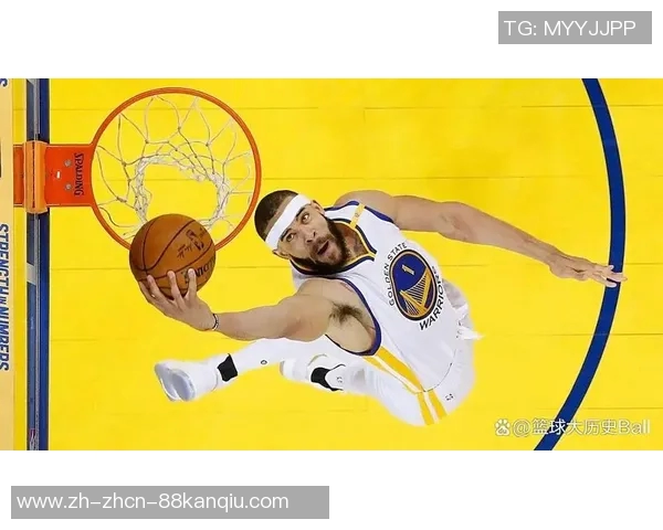 湖人对决快船麦基表现出色助球队争夺胜利的精彩瞬间回顾